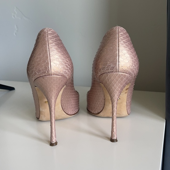 Sergio Rossi Pink Textured Heels - Picture 4 of 11